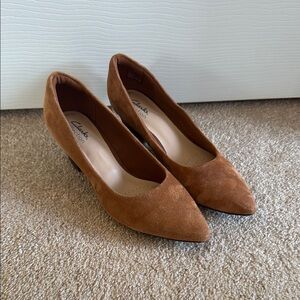Clarks Pumpkin Tan Heels Elegant Suede Pumps